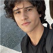 Soy un estudiante italiano de lenguas y turismo,actualmente vivo en Valencia y ofrezco clases de italiano para todos los niveles